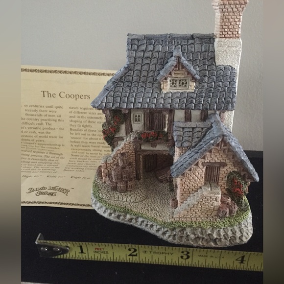 David Winter "Coopers Cottage" - Picture 2 of 5